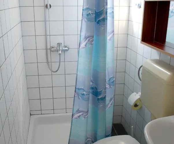 Lokunja Bed & Breakfast