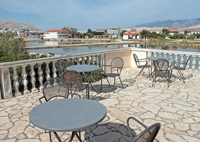 Lokunja Bed & Breakfast 2*