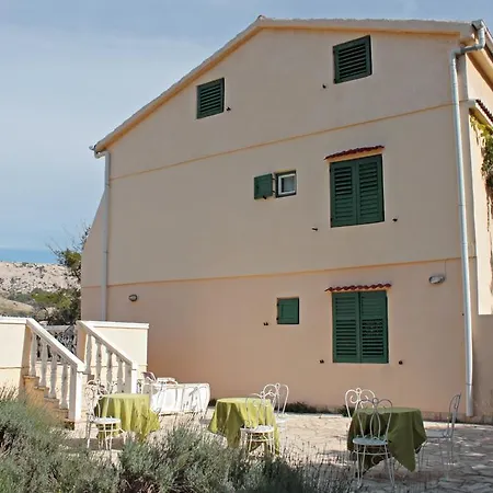 Lokunja Bed & Breakfast